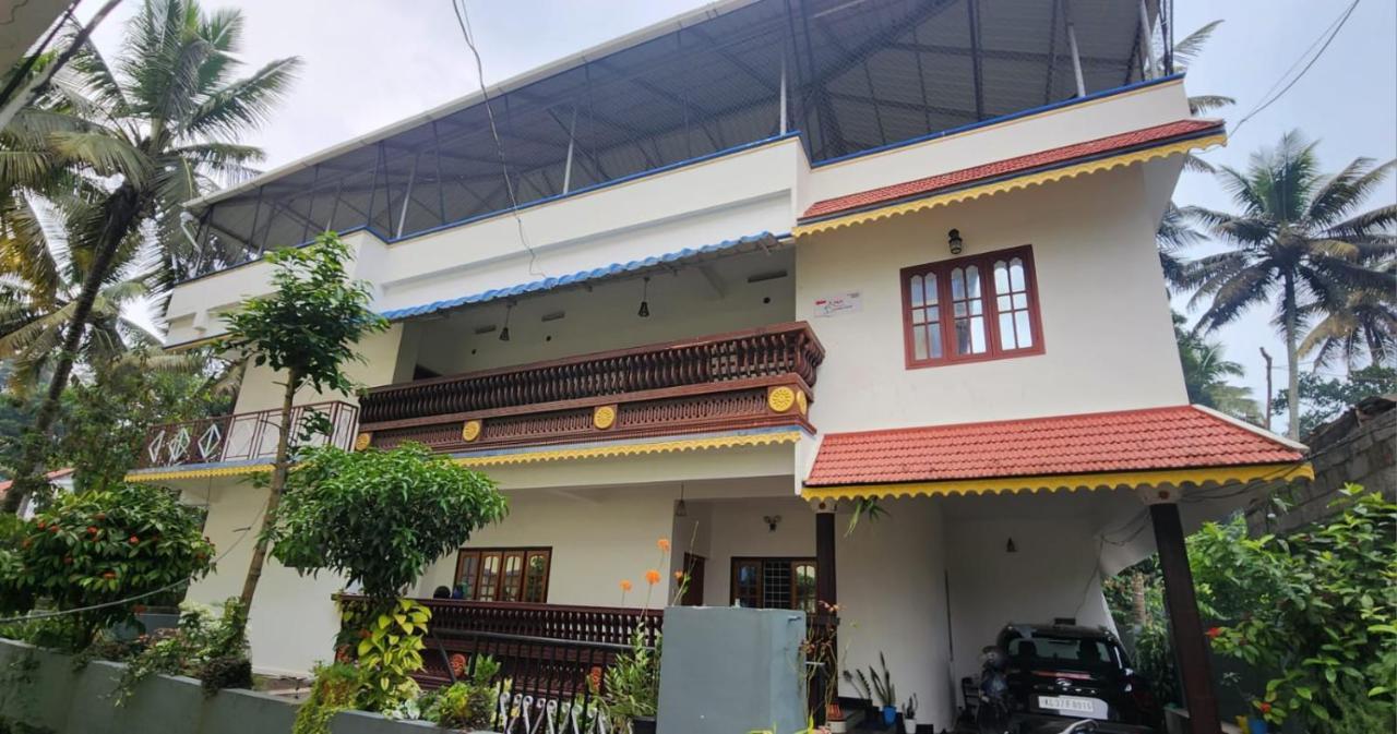 Pknhomestay Kumily Текади Екстериор снимка
