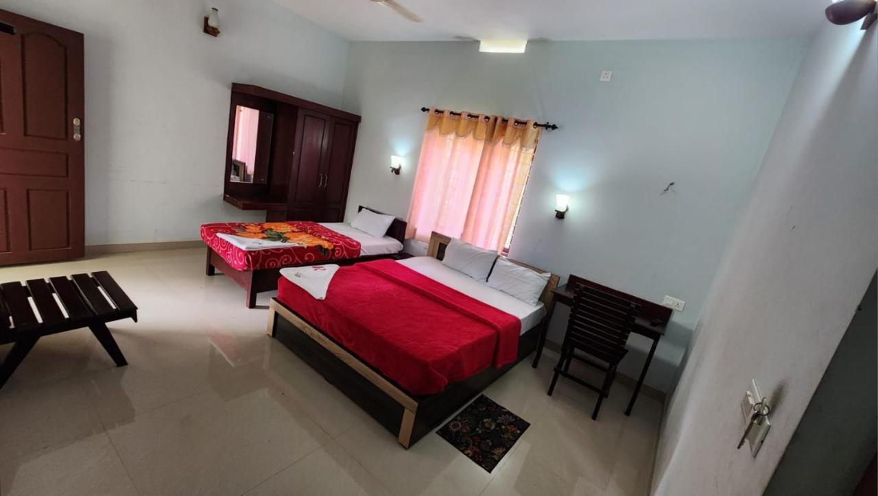 Pknhomestay Kumily Текади Екстериор снимка