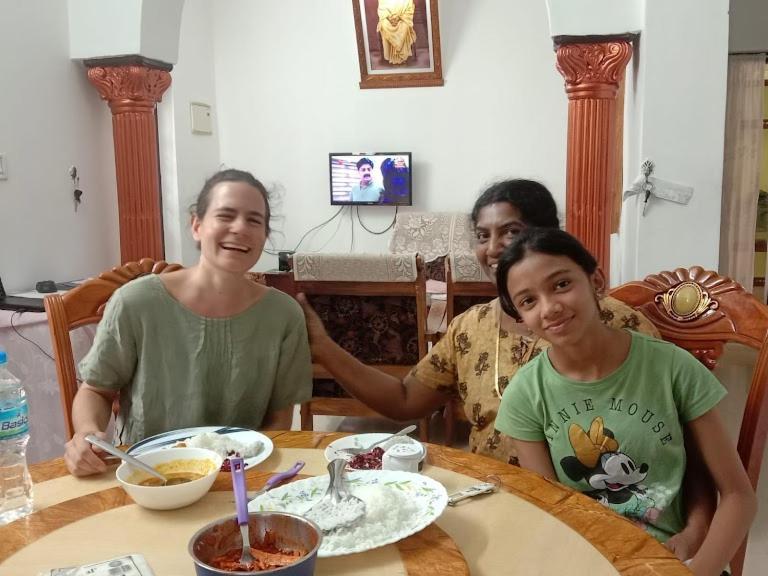 Pknhomestay Kumily Текади Екстериор снимка
